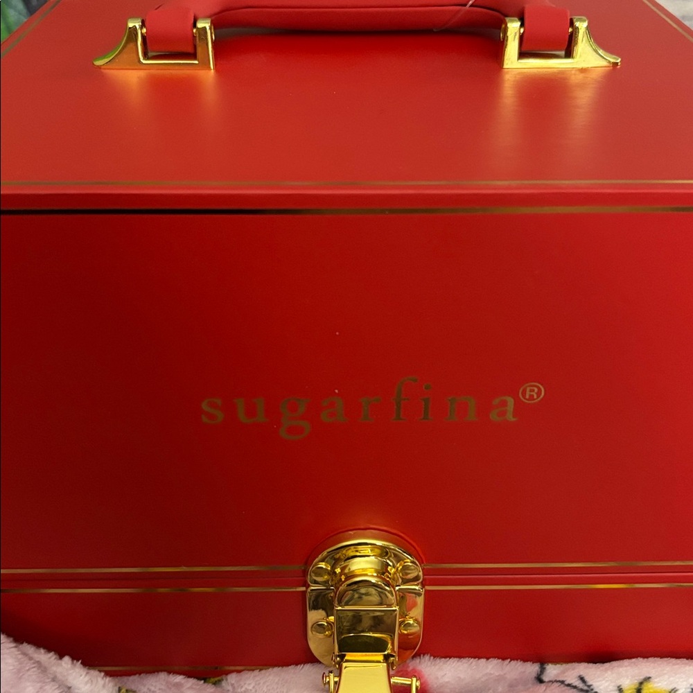 SUGARFINA CANDY RED EMPTY HOLDING CASE WITH HANDLE HOLDS 9 CANDY BOXES